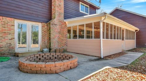 1100 Chateau Wood Pkwy Dr, Conroe TX  77385-9773 exterior