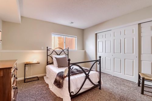 990 Zeno Way, Aurora CO 80017-3394 exterior