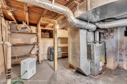 826 Prospect Ave, Tinton Falls NJ  07712-5709 exterior