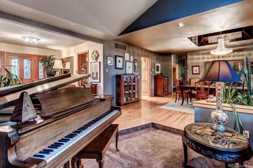 19285 Briarwood Dr, Aurora CO 80016-2132 exterior