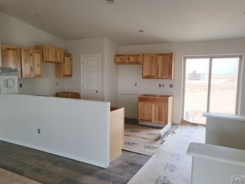 1464 Bowen Dr, Pueblo, CO 81007-3448