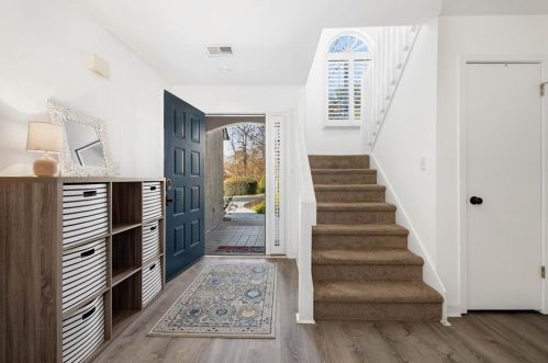 1160 Brookhaven Woods Ct, Atlanta, GA 30319-3880