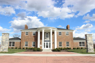 945 Mohawk Hills Dr, Carmel IN  46032-2799 exterior