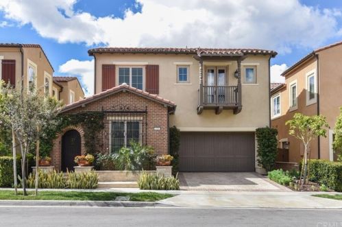 120 Long Fence, Irvine, CA 92602-1807