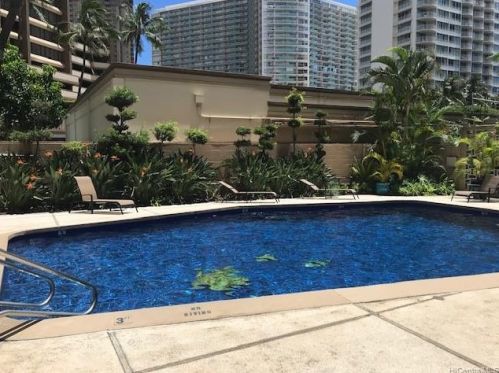 1720 Ala Moana Blvd, Honolulu HI  96815-1302 exterior