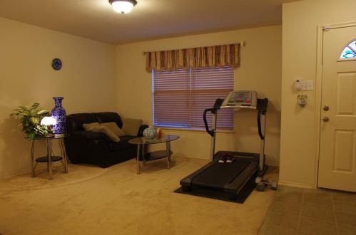 7551 Hedgeoak Ct, Fort Worth TX  76112-4451 exterior