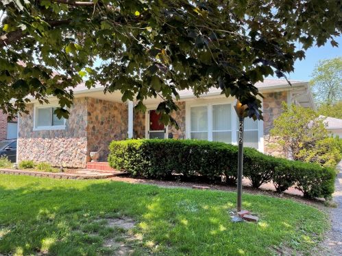 2412 Fremont St, Rolling Meadows, IL 60008-1530