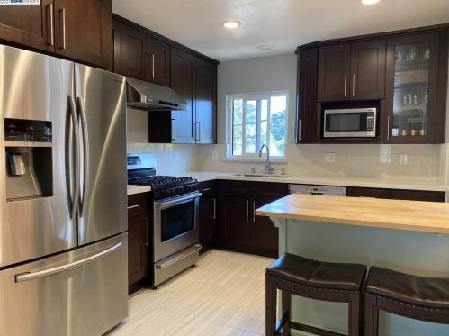 2501 Cottonwood Dr, San Bruno, CA 94066-2617
