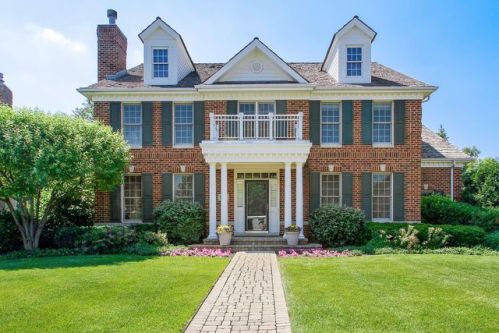 1378 Bennington Ct, Glenview, IL 60026-7737