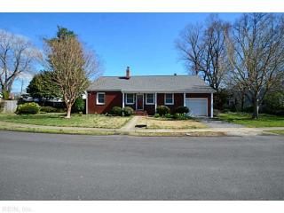 132 Wythe Crescent Dr, Hampton, VA 23661-3103