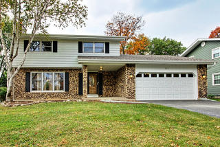 140 Timber Ln, Third Lake, IL 60046