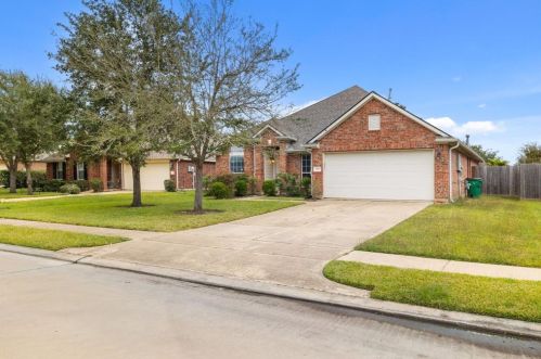 2005 Peonies Ct, Pearland, TX 77581-3541