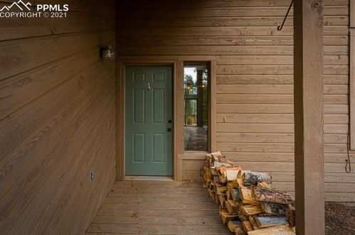 2730 Sunnywood Ave, Woodland Park CO  80863-9401 exterior