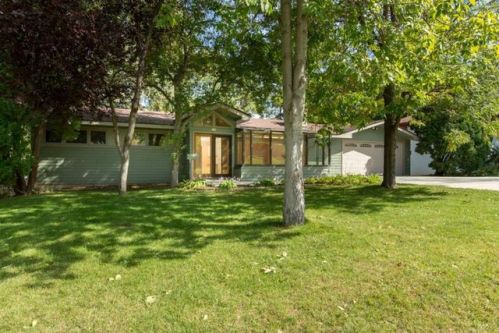 3932 Edgewood Ave, Minneapolis MN  55427-1435 exterior