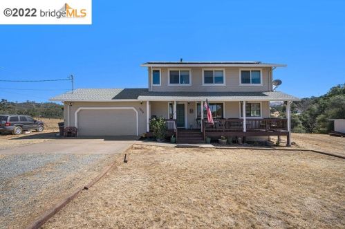 3804 Cosgrove Creek Rd, Valley Springs, CA 95252-9616