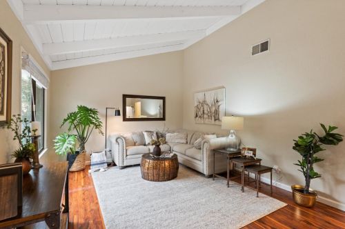 2225 Middlefield Rd, Mountain View, CA 94043-2744