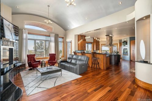 15421 Fairway Dr, Denver CO  80022-5221 exterior