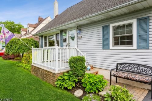 451 Pine Ave, Garwood, NJ 07027-1443
