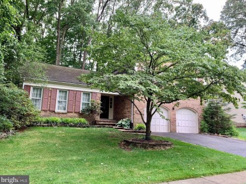 9821 Natick Rd, Springfield, VA 22015-2933