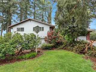 715 Viewmont Dr, Portland OR  97225-6137 exterior