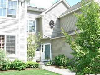 65 Seal Island Rd, Bristol, RI 02809-5187