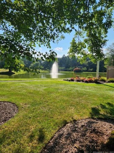 72 Metacomet Dr, Meriden CT  06450-3579 exterior