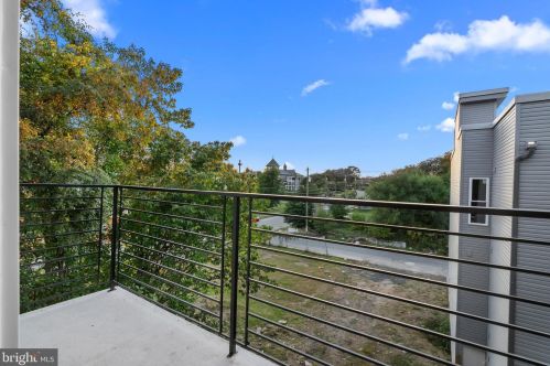 708 42nd St, Philadelphia PA 19104-4442 exterior