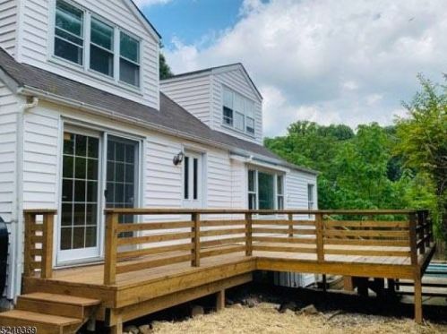 2 Hunters Path, Lebanon, NJ 08833-4384