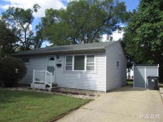 1403 13th St, Pekin, IL 61554-5909
