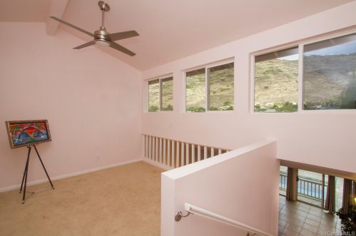 6857 Niumalu Loop, Honolulu HI  96825-1646 exterior