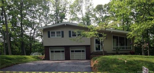 13 Edgewood Dr, Wallingford, CT 06492-2132