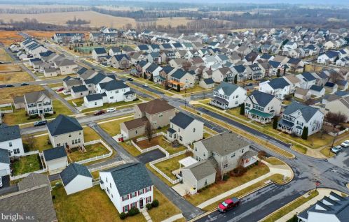 399 Lord Fairfax St, Charles Town WV  25414-2609 exterior