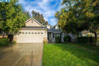 344 Boise St, Visalia, CA 93291-9612