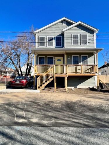 35 Lakeside St, Providence, RI 02904-1101