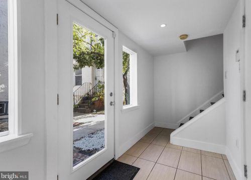 1233 Kater St, Philadelphia, PA 19147-1817