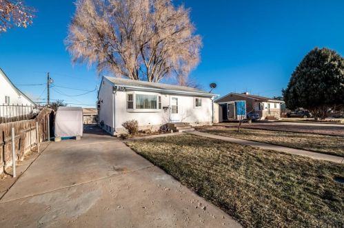 2128 Sherwood Ln, Pueblo, CO 81005-2716