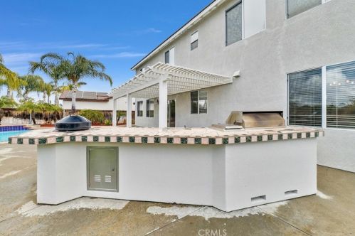 17653 Cedarwood Dr, Riverside CA  92503-7038 exterior