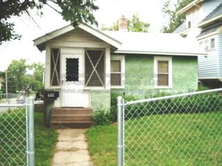 1058 5th St, Saint Paul MN  55106-5234 exterior