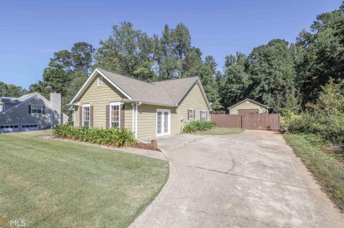 60 Firethorne Dr, Newnan, GA 30265-2160