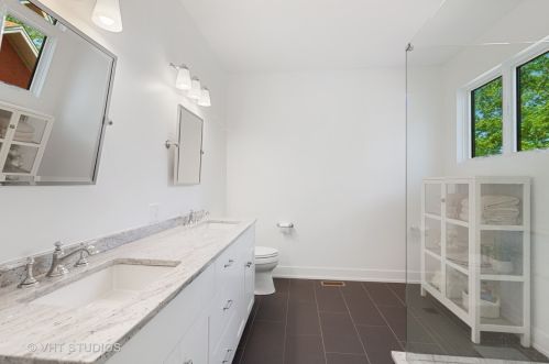 825 Warner Ave, Lemont IL  60439-3916 exterior