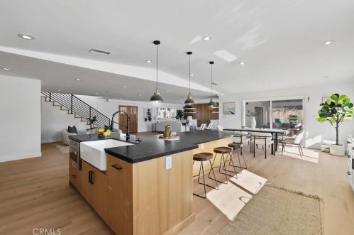 11872 Gladstone Dr, Santa Ana CA  92705-2938 exterior