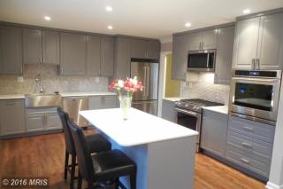 318 Madison St, Arlington, VA 22203-1033
