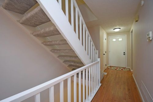 8083 Hetz Dr, Cincinnati OH  45242-3140 exterior