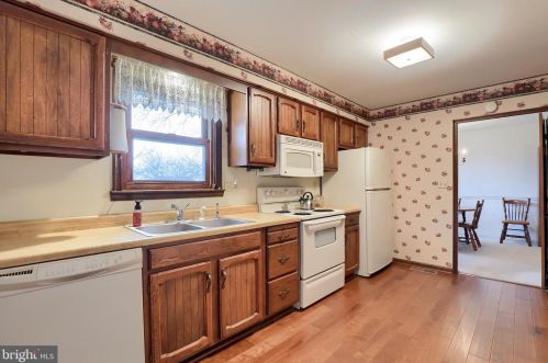 154 Amsterdam Rd, Lancaster PA  17603-9719 exterior