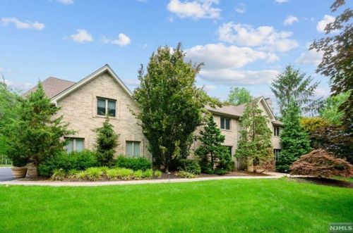 62 Burtwood Ct, Allendale, NJ 07401-2128