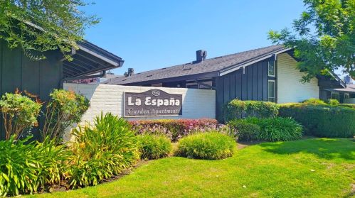 350 Ham Ln, Lodi, CA 95242-3518
