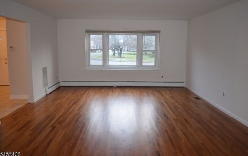 16 Colonial Ct, Paterson NJ  07512-1203 exterior