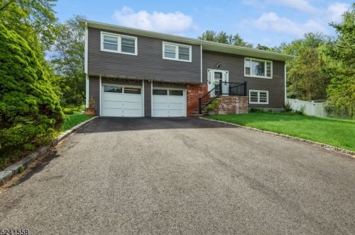 52 Warren Rd, Dover, NJ 07869-1529