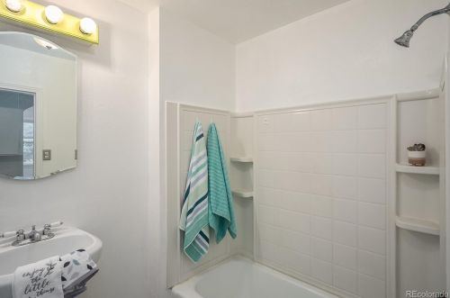 327 2nd Ave, La Salle CO 80645-3218 exterior