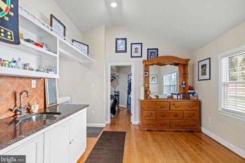 7319 Beverly Park, Springfield VA  22150-3162 exterior